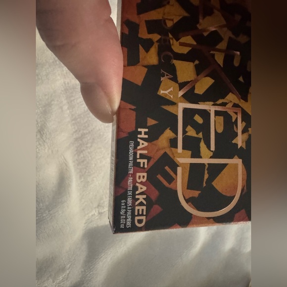Urban Decay Naked Palette- Half Baked - Picture 3 of 3